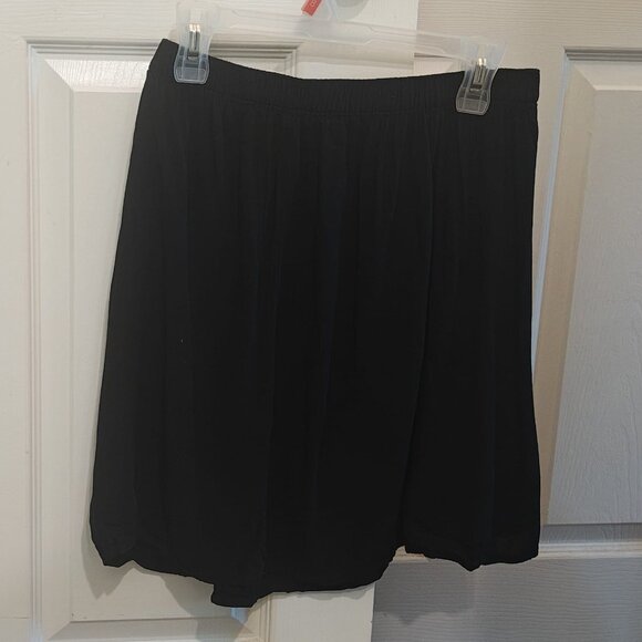 Old Navy Black Flared Mini Skirt - Size Medium - Picture 1 of 2